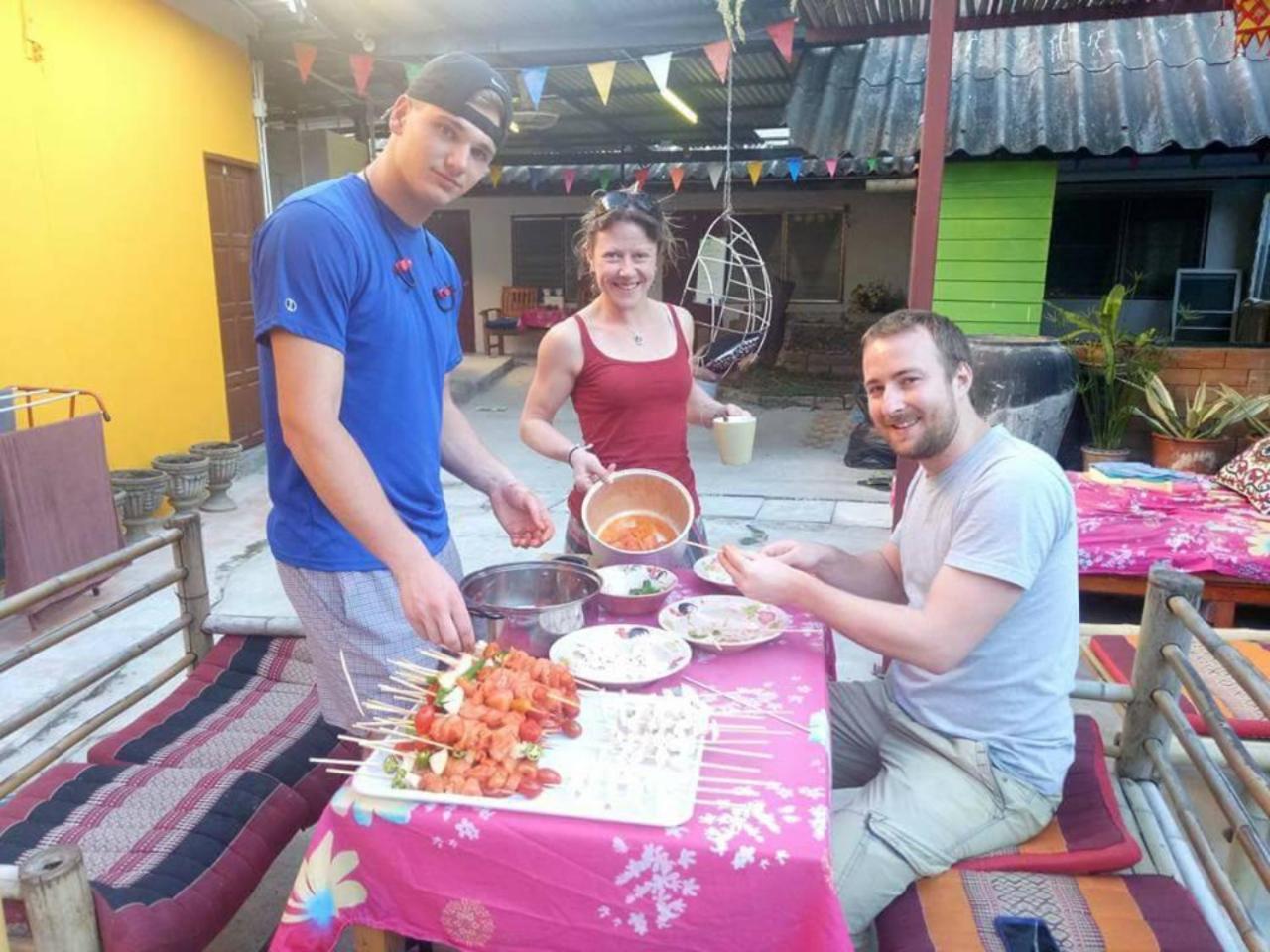 Cody Guesthouse Chiang Mai Exterior photo